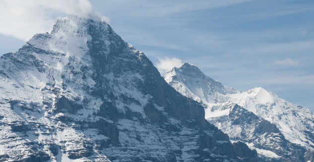 a photo of a mountain